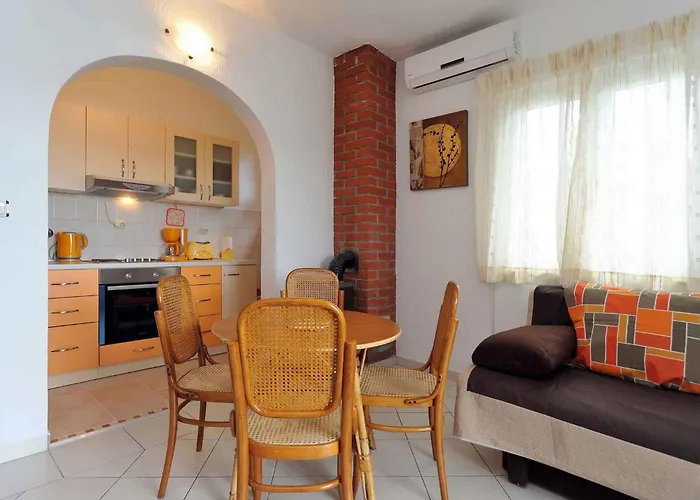 In Starigrad-paklenica 6790 Holiday home *