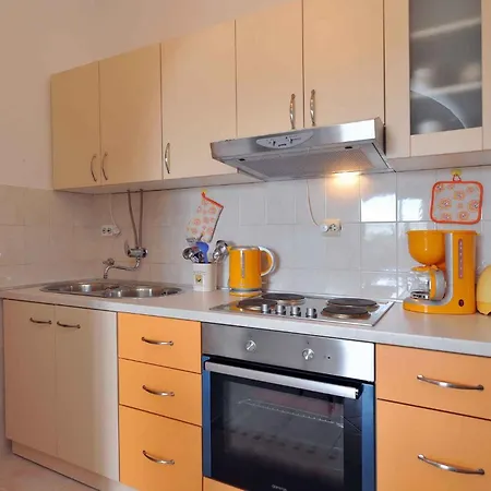 In Starigrad-paklenica 6790 بيت للعطل ستاريغغاد باكلينتسا