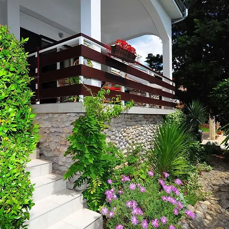 In Starigrad-paklenica 6790 بيت للعطل *